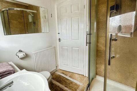 pbox-bathroom-309284.jpg