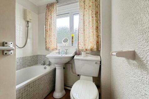 pbox-bathroom-316386.jpg