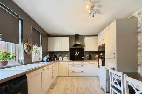 pbox-kitchen-323607.jpg