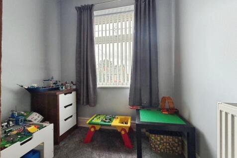 pbox-bedroom-325206.jpg