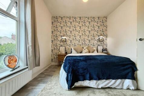pbox-bedroom-325016.jpg