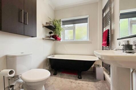 pbox-bathroom-326582.jpg