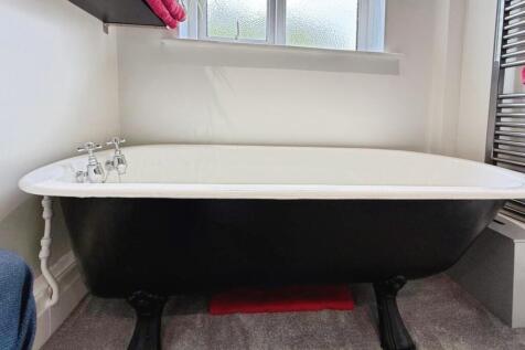 pbox-bathroom-326582.jpg