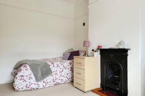 pbox-bedroom-326582.jpg