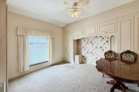 pbox-bedroom-338837.jpg