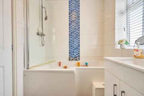 FamilyBathroom-002.jpg
