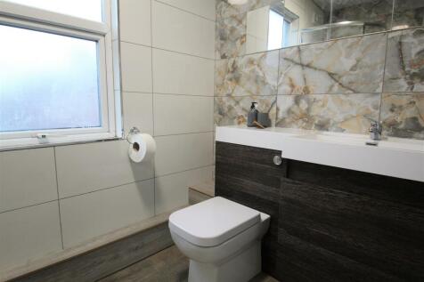 IMG_1746 Bathroom 2.jpg