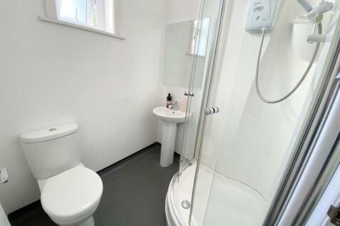 46AG shower 2 large 1700px wide.jpg