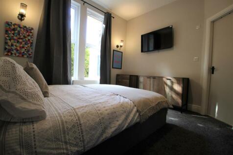Bedroom 1.jpg