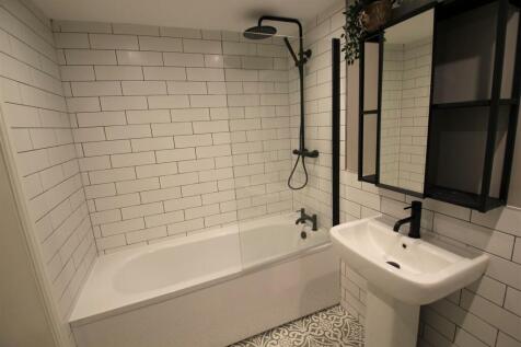 En Suite 2.jpg