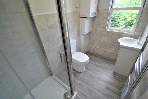 Bedroom 5 (bathroom).jpg