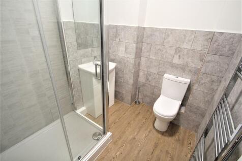 Bedroom 12 (bathroom).jpg