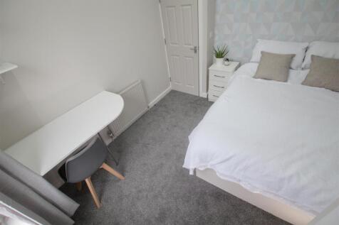 bedroom 4.jpg