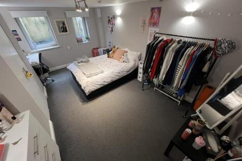 bedroom 2.jpeg
