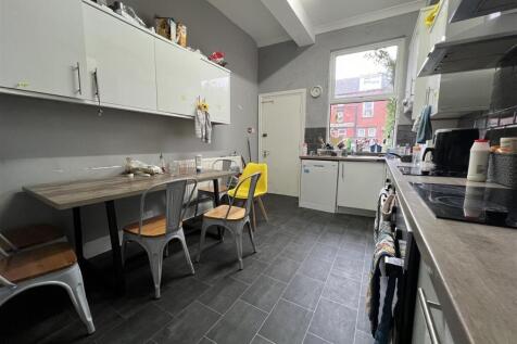 Kitchen 3.jpeg