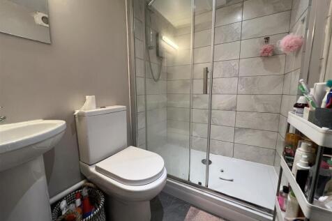Bathroom 1.jpeg