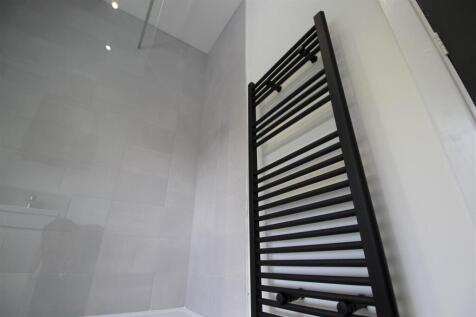 Bathroom 5.jpg