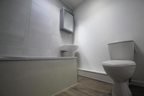 Bathroom 3.jpg