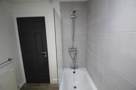 Bathroom 2.jpg