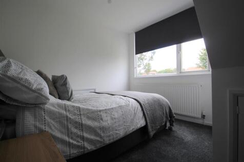 Bedroom 6 2.jpg