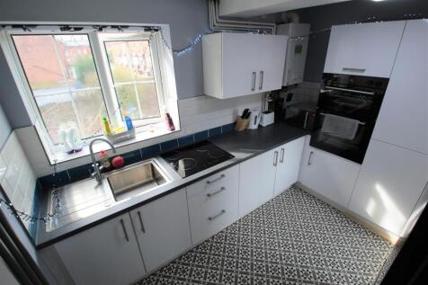 Kitchen 2.jpg