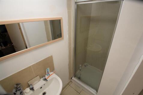 En-suite 3.jpg