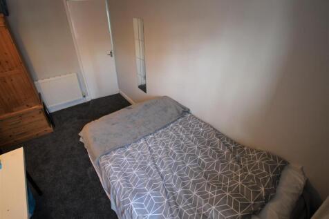 Bedroom 1.jpg