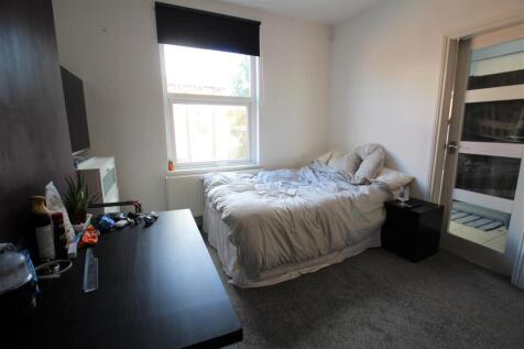 Bedroom 2 1.jpg