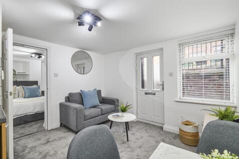 2a Wetherby Grove_05.jpg