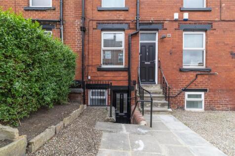 2a Wetherby Grove_01.jpg