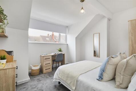 2 Wetherby Grove_09.jpg