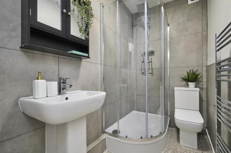 2 Wetherby Grove_15.jpg