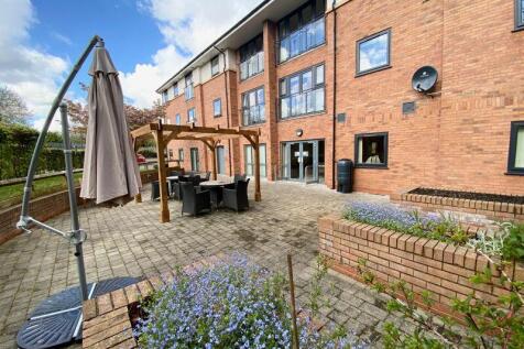 Garden/Seating Area 