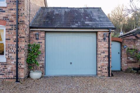 Attached Garage
