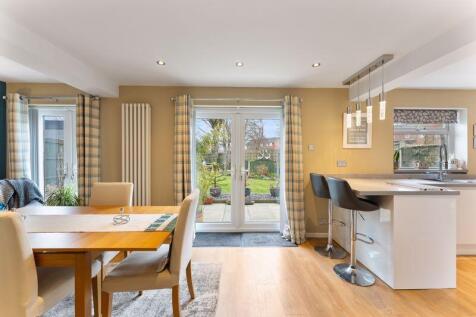 Family Dining Kitchen