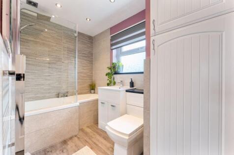 Family Bathroom/WC