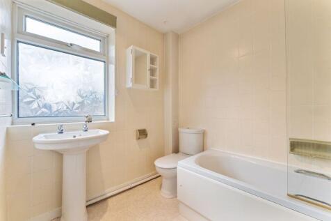 Family Bathroom/WC