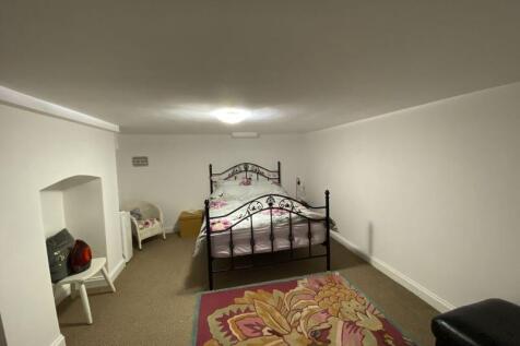 Basement Room (2)