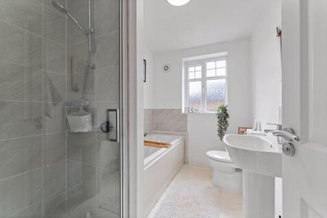 Family Bathroom/WC
