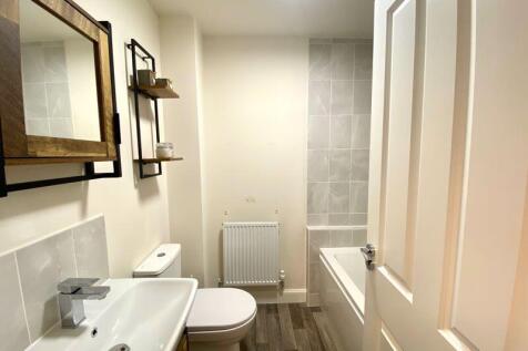 Bathroom (Second Floor)