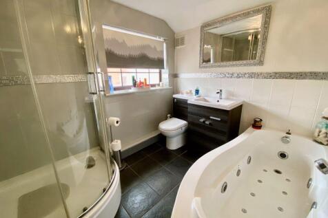Bath/Shower Room/WC