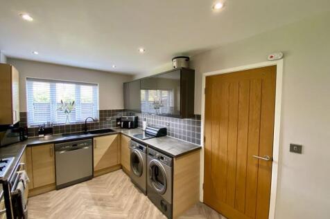 Modern Dining Kitchen