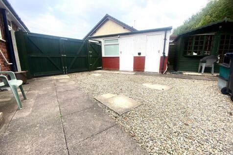 Gated Rear Yard