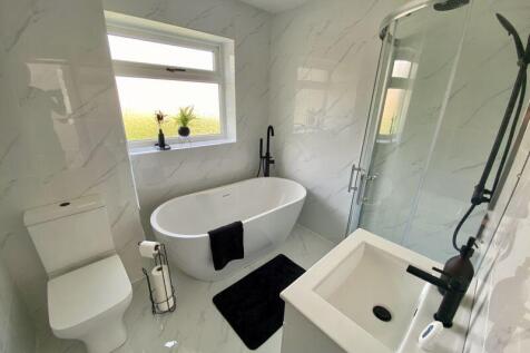 Family Bathroom/WC