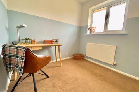 Bedroom Two / Study