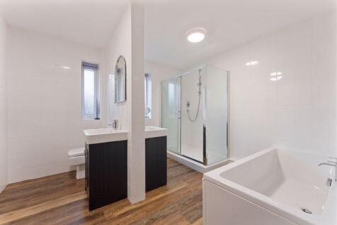 Family Bath/Shower Room