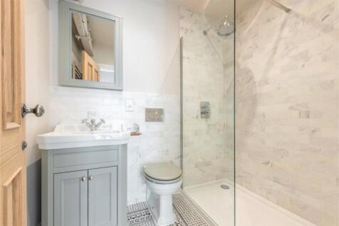 Family Shower Rm