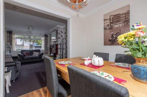Living / Dining Area