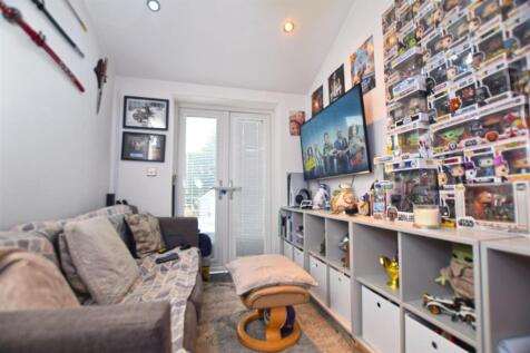 Sitting Room/ Bed 4
