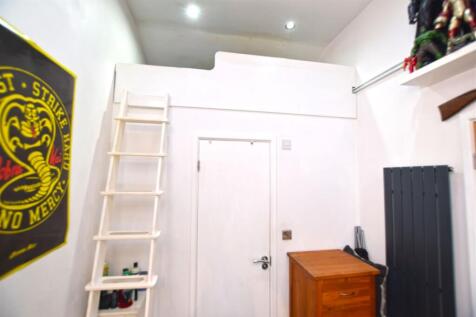 Mezzanine bed